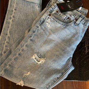 NWT Levi 501’s Women’s Distressed Light Blue Jeans 27S